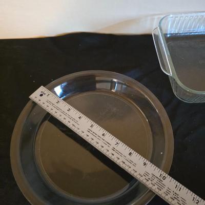 Pyrex / Anchor hocking Clear Glass & aluminum baking pans with vintage cookie cutters