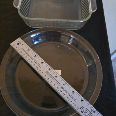 Pyrex / Anchor hocking Clear Glass & aluminum baking pans with vintage cookie cutters