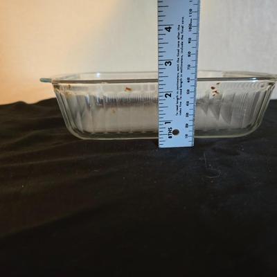 Pyrex / Anchor hocking Clear Glass & aluminum baking pans with vintage cookie cutters