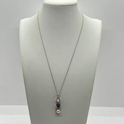 LOT 48: 10K White Gold Pearl and Diamond Pendant on 18" 10K Thin Chain - 3.3 GTW