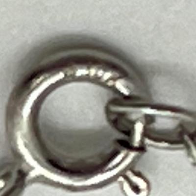 LOT 48: 10K White Gold Pearl and Diamond Pendant on 18" 10K Thin Chain - 3.3 GTW