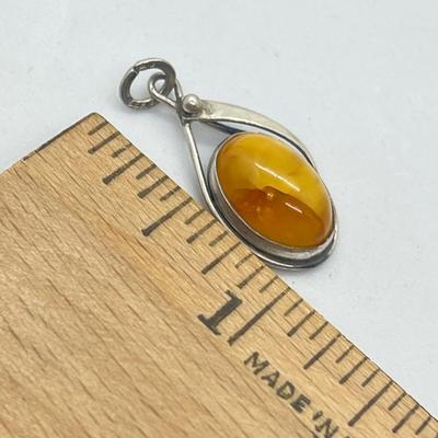 LOT 53: Sterling Silver Amber Earrings, Pendant and 7" Bracelet - 19.5 GTW
