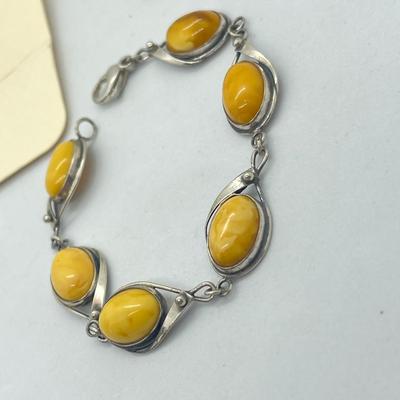 LOT 53: Sterling Silver Amber Earrings, Pendant and 7" Bracelet - 19.5 GTW