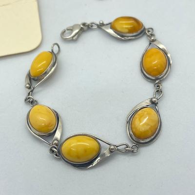 LOT 53: Sterling Silver Amber Earrings, Pendant and 7" Bracelet - 19.5 GTW