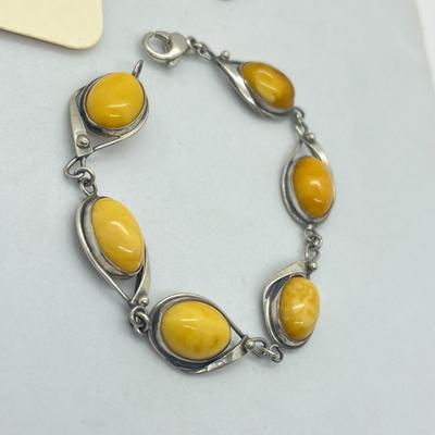 LOT 53: Sterling Silver Amber Earrings, Pendant and 7" Bracelet - 19.5 GTW
