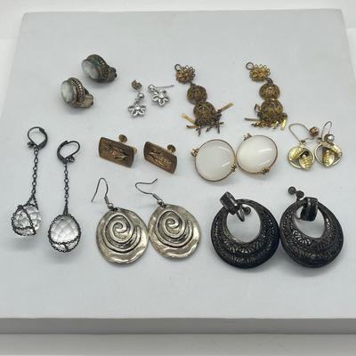 LOT 59: Vintage Earring Collection