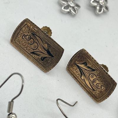 LOT 59: Vintage Earring Collection