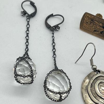 LOT 59: Vintage Earring Collection