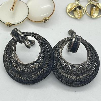 LOT 59: Vintage Earring Collection