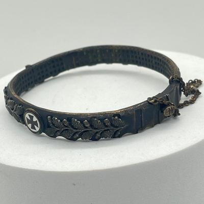 LOT 62: Unique WWI German "Trench Art" Bracelet