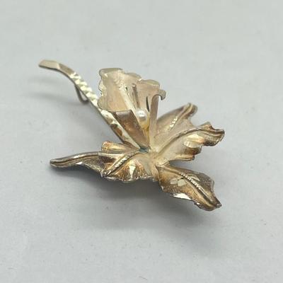 LOT 63: Antique/Vintage Pin Collection