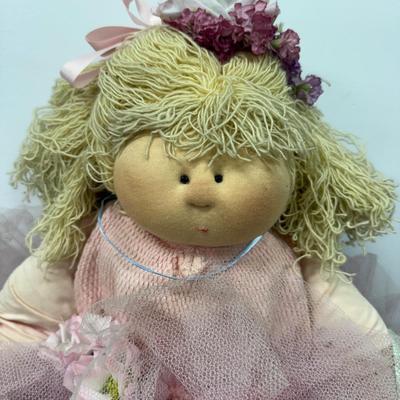 LOT 112: Little Souls Ballerina Dolls