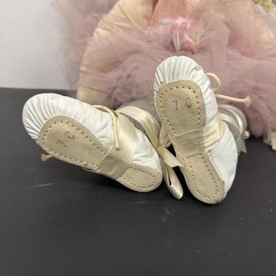 LOT 112: Little Souls Ballerina Dolls