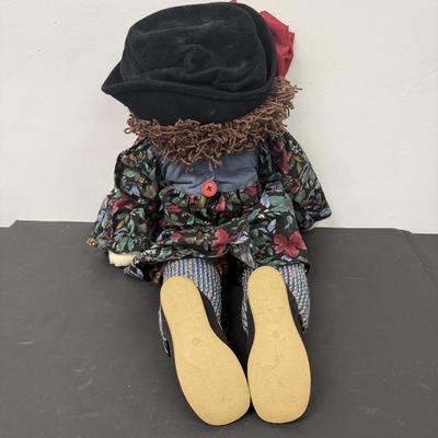 LOT 113: Signed 1990 Little Souls Opal