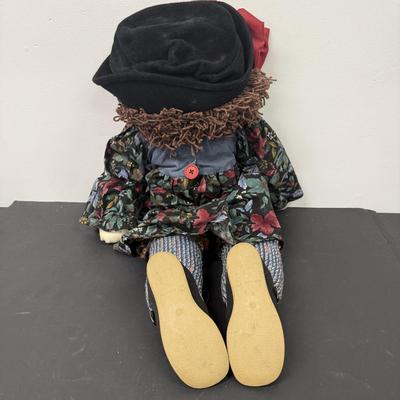 LOT 113: Signed 1990 Little Souls Opal