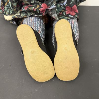 LOT 113: Signed 1990 Little Souls Opal