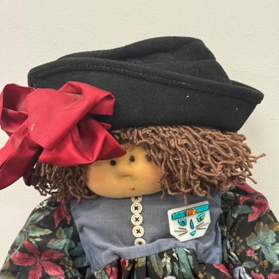 LOT 113: Signed 1990 Little Souls Opal