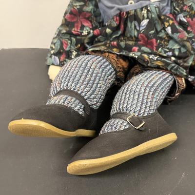 LOT 113: Signed 1990 Little Souls Opal