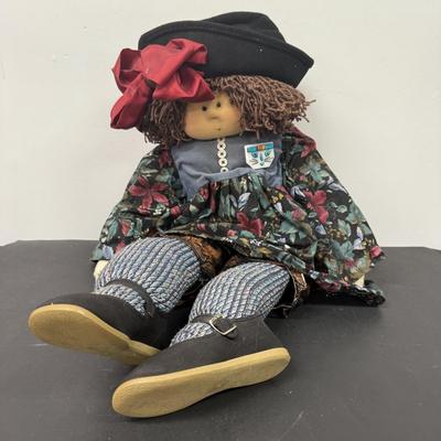 LOT 113: Signed 1990 Little Souls Opal