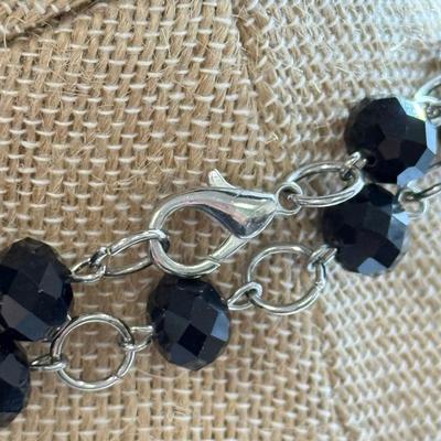 LOT 116: Costume Jewelry: Necklaces & Earrings