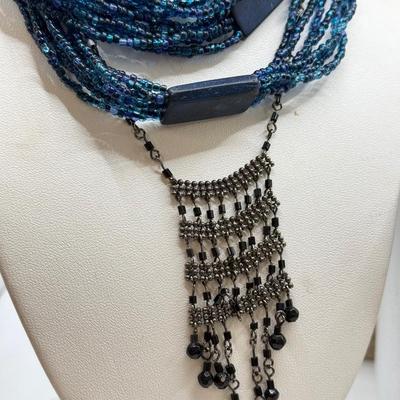 LOT 116: Costume Jewelry: Necklaces & Earrings