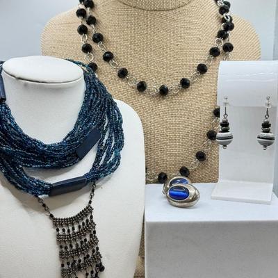 LOT 116: Costume Jewelry: Necklaces & Earrings