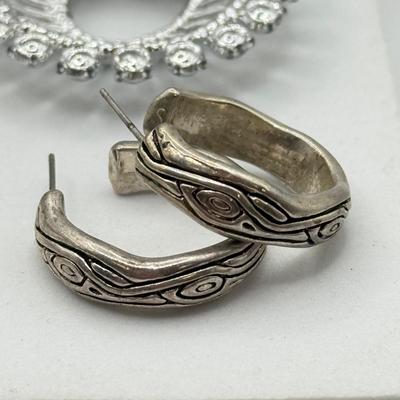 LOT 120: Collection of Silvertone Jewelry: Earrings & Brooches