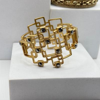 LOT 183: Collection of Goldtone Bracelets