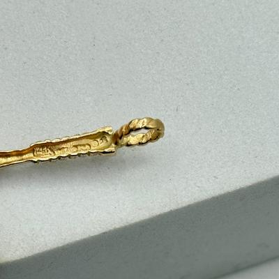 LOT 186: 14kt Gold Tennis Racket Pendant & Peridot Pierced Earrings (3.1g)