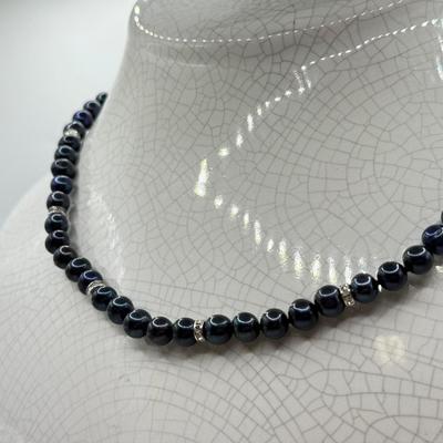 LOT 187: 17” Black Pearl Necklace
