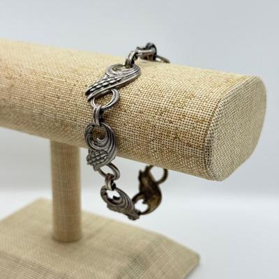 LOT 188: Sterling Silver Bracelets & Screw Back Earrings (29.18g)