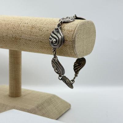 LOT 188: Sterling Silver Bracelets & Screw Back Earrings (29.18g)