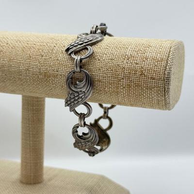 LOT 188: Sterling Silver Bracelets & Screw Back Earrings (29.18g)