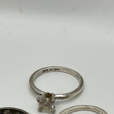 LOT 202: Sterling Silver Rings & Bracelet (21.2g)