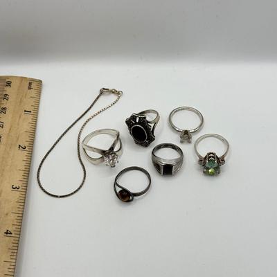 LOT 202: Sterling Silver Rings & Bracelet (21.2g)