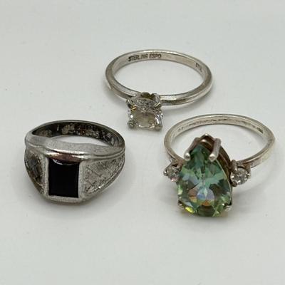 LOT 202: Sterling Silver Rings & Bracelet (21.2g)