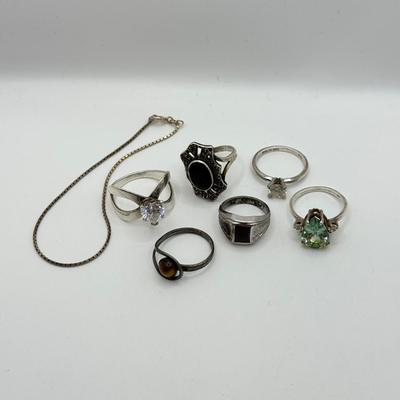 LOT 202: Sterling Silver Rings & Bracelet (21.2g)