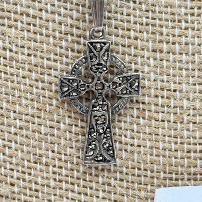 LOT 204: Rosary Beads & Sterling Silver Religious Jewelry (28.9g)