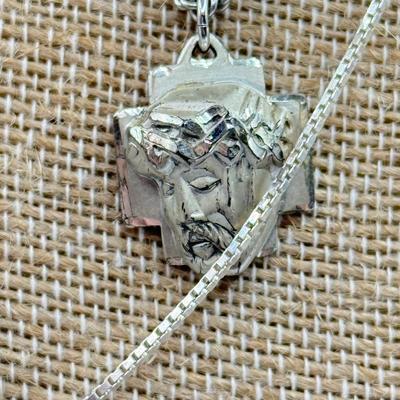 LOT 204: Rosary Beads & Sterling Silver Religious Jewelry (28.9g)