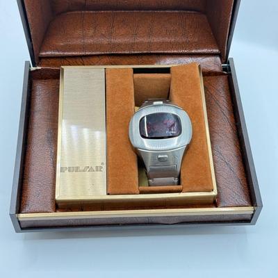 LOT 205: Vintage Pulsar P3 Time Computer Watch in Original Case