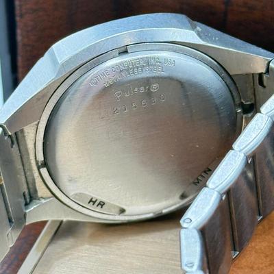 LOT 205: Vintage Pulsar P3 Time Computer Watch in Original Case
