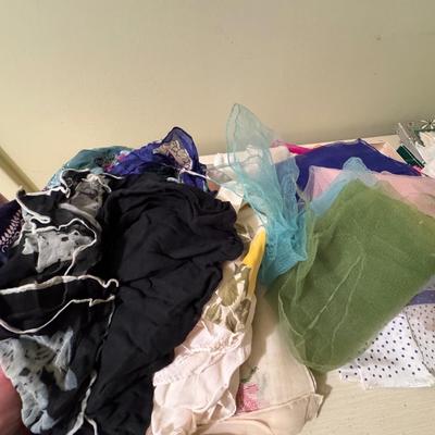 Vintage Ladies Scarves & Hankies