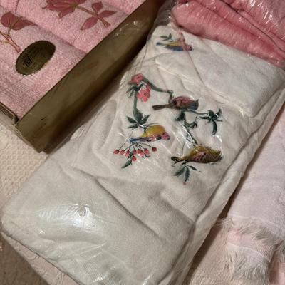 Vintage New Towels and Washcloths