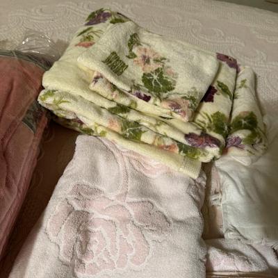 Vintage New Towels and Washcloths