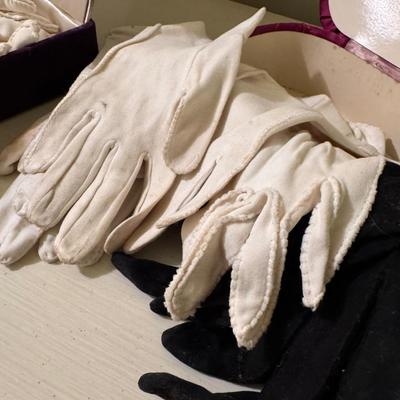 Vintage Ladies Gloves Lot 139