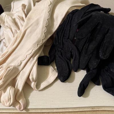 Vintage Ladies Gloves Lot 139