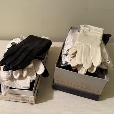 Vintage Ladies Gloves Lot 140