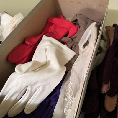 Vintage Ladies Gloves Lot 140