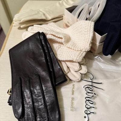 Vintage Ladies Gloves Lot 140