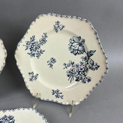 K407 Set of Four French E. Bourgeois Hexagonal Plate Set with French Cookbook